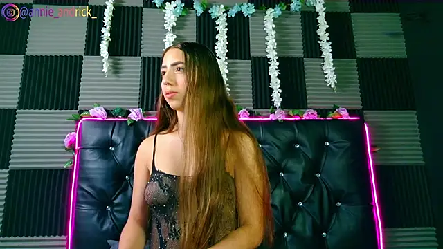  leda swan  online show from February 6, 1:07 pm