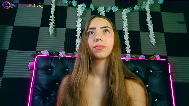  leda swan  online show from February 21, 1:35 pm