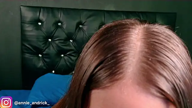  leda swan  online show from January 6, 1:15 pm