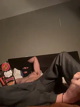 Snapshot of SinisterMads chatting on November 17, 1:20 am SinisterMads online show from November 17, 1:20 am