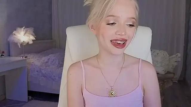 I am joss online show from February 20, 11:39 pm