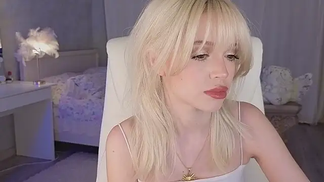 I am joss online show from February 18, 11:12 pm