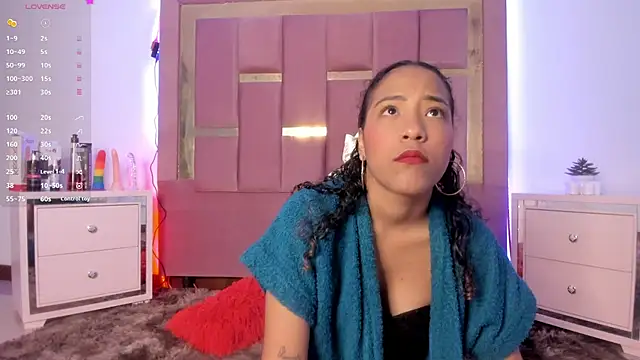 Snapshot of AikoSnow chatting on October 2, 5:27 pm AikoSnow online show from October 2, 5:27 pm