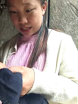 liu-liusexy online show from May 5, 3:09 am