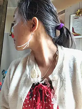 liu-liusexy online show from May 18, 2:23 am