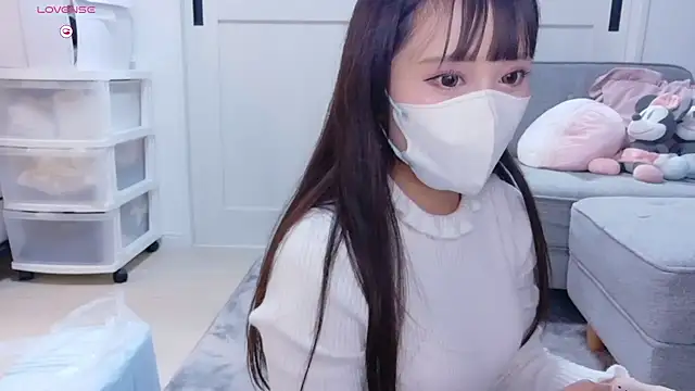 Snapshot of YURi_luv chatting on November 27, 12:16 pm YURi luv online show from November 27, 12:16 pm