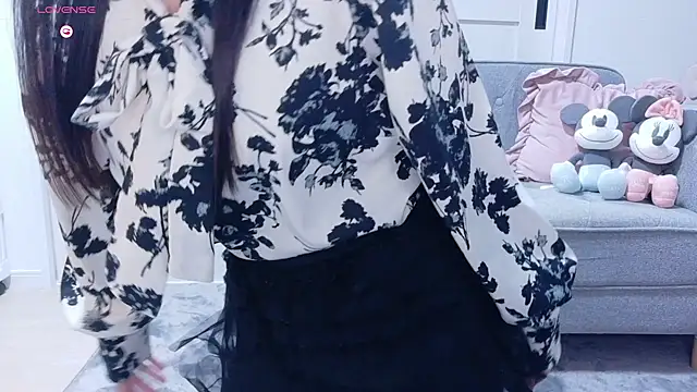 Snapshot of YURi_luv chatting on October 22, 11:09 am YURi luv online show from October 22, 11:09 am