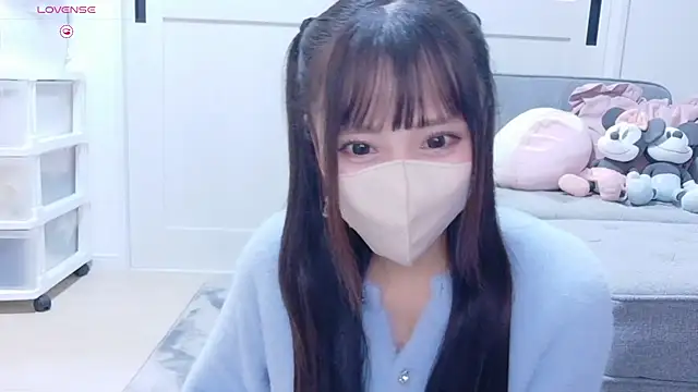 Snapshot of YURi_luv chatting on November 12, 11:47 am YURi luv online show from November 12, 11:47 am