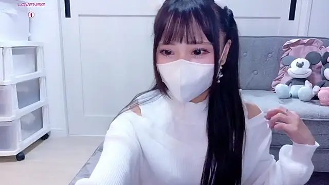 Snapshot of YURi_luv chatting on October 19, 10:07 am YURi luv online show from October 19, 10:07 am