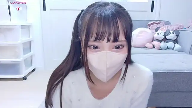 Snapshot of YURi_luv chatting on November 6, 11:36 am YURi luv online show from November 6, 11:36 am