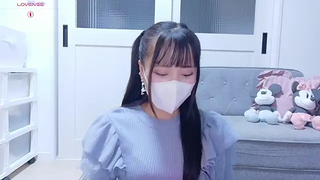 Snapshot of YURi_luv chatting on October 21, 11:09 am YURi luv online show from October 21, 11:09 am