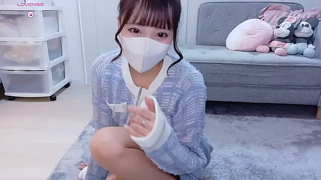 Snapshot of YURi_luv chatting on November 28, 11:10 am YURi luv online show from November 28, 11:10 am