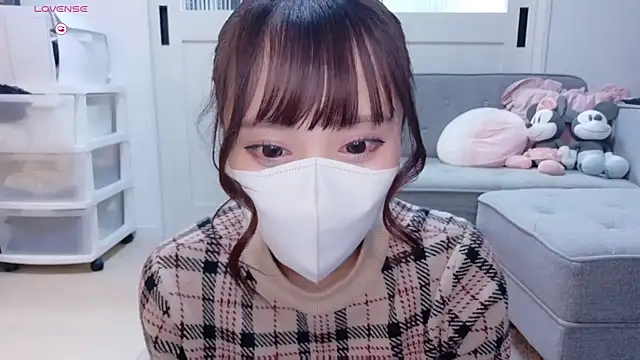 Snapshot of YURi_luv chatting on December 15, 12:11 pm YURi luv online show from December 15, 12:11 pm