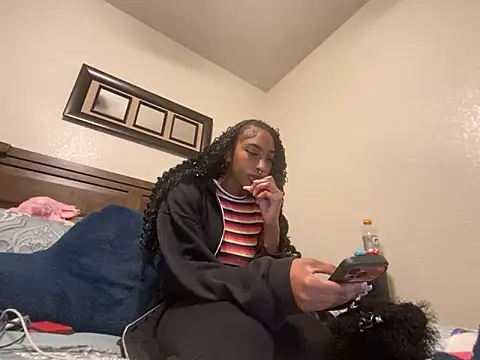 Brooke012 online show from April 8, 10:44 pm