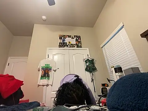 Brooke012 online show from April 4, 8:59 pm