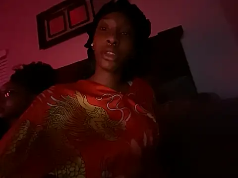 Snapshot of Brooke012 chatting on July 19, 6:33 am Brooke012 online show from July 19, 6:33 am
