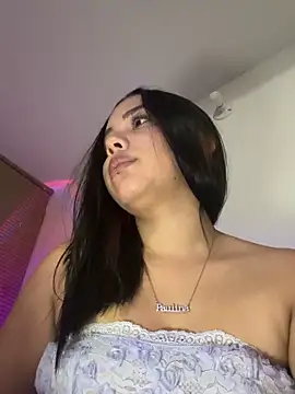 P A U L I N A  online show from December 5, 3:05 am