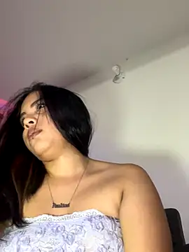 Snapshot of P_A_U_L_I_N_A_ chatting on November 20, 4:35 am P A U L I N A online show from November 20, 4:35 am