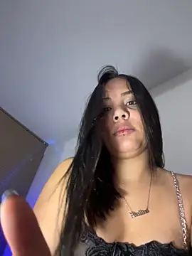 Snapshot of P_A_U_L_I_N_A_ chatting on December 4, 3:05 am P A U L I N A online show from December 4, 3:05 am