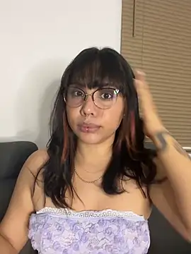 P A U L I N A  online show from February 7, 3:03 am