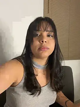 P A U L I N A  online show from May 18, 3:06 am