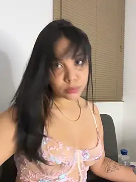 P A U L I N A  online show from April 11, 3:14 am