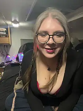 Snapshot of adventuresinsky chatting on November 23, 9:47 pm adventuresinsky online show from November 23, 9:47 pm