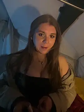 Snapshot of adventuresinsky chatting on November 9, 5:33 am adventuresinsky online show from November 9, 5:33 am