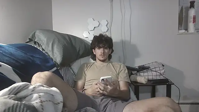 Snapshot of conradical18 chatting on October 4, 1:40 am conradical18 online show from October 4, 1:40 am