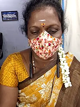 Snapshot of umashreetamil chatting on November 20, 12:55 am umashreetamil online show from November 20, 12:55 am