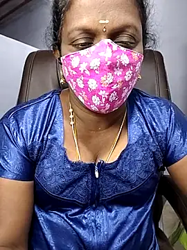 Snapshot of umashreetamil chatting on November 30, 4:19 pm umashreetamil online show from November 30, 4:19 pm