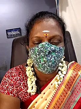 Snapshot of umashreetamil chatting on November 17, 4:38 am umashreetamil online show from November 17, 4:38 am