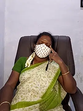 Snapshot of umashreetamil chatting on October 28, 2:38 pm umashreetamil online show from October 28, 2:38 pm