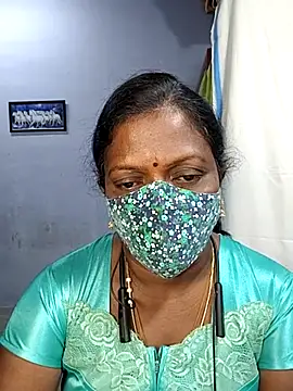 Snapshot of umashreetamil chatting on November 9, 12:47 am umashreetamil online show from November 9, 12:47 am