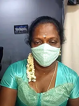 Snapshot of umashreetamil chatting on October 24, 3:44 pm umashreetamil online show from October 24, 3:44 pm