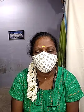 Snapshot of umashreetamil chatting on November 2, 1:32 am umashreetamil online show from November 2, 1:32 am