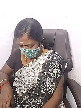 Snapshot of umashreetamil chatting on December 4, 2:43 am umashreetamil online show from December 4, 2:43 am