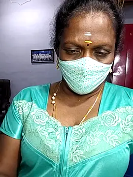 Snapshot of umashreetamil chatting on October 15, 5:32 pm umashreetamil online show from October 15, 5:32 pm