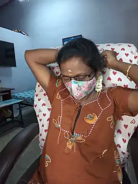 Snapshot of umashreetamil chatting on May 23, 1:21 pm umashreetamil online show from May 23, 1:21 pm