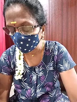 Snapshot of umashreetamil chatting on June 2, 4:07 pm umashreetamil online show from June 2, 4:07 pm