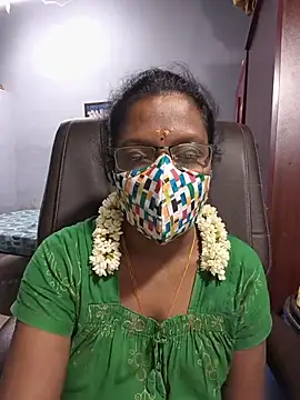 Snapshot of umashreetamil chatting on May 25, 1:05 am umashreetamil online show from May 25, 1:05 am