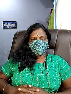 Snapshot of umashreetamil chatting on November 26, 4:51 pm umashreetamil online show from November 26, 4:51 pm