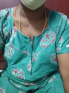 Snapshot of umashreetamil chatting on May 1, 5:18 pm umashreetamil online show from May 1, 5:18 pm