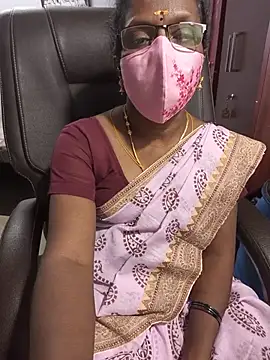 Snapshot of umashreetamil chatting on June 20, 7:19 pm umashreetamil online show from June 20, 7:19 pm