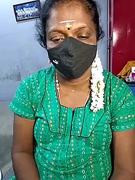 Snapshot of umashreetamil chatting on September 23, 5:36 am umashreetamil online show from September 23, 5:36 am