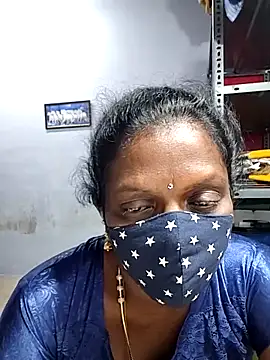Snapshot of umashreetamil chatting on October 19, 2:14 am umashreetamil online show from October 19, 2:14 am