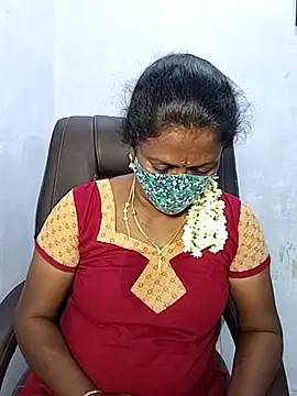 Snapshot of umashreetamil chatting on October 8, 3:24 pm umashreetamil online show from October 8, 3:24 pm