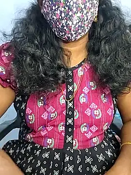 Snapshot of umashreetamil chatting on September 13, 6:41 pm umashreetamil online show from September 13, 6:41 pm