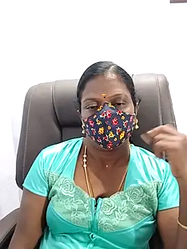 Snapshot of umashreetamil chatting on October 3, 2:18 pm umashreetamil online show from October 3, 2:18 pm