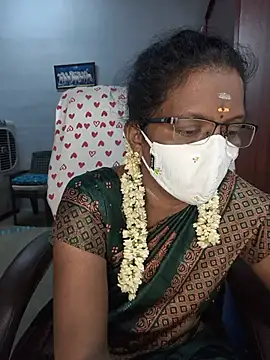 Snapshot of umashreetamil chatting on May 20, 2:25 pm umashreetamil online show from May 20, 2:25 pm